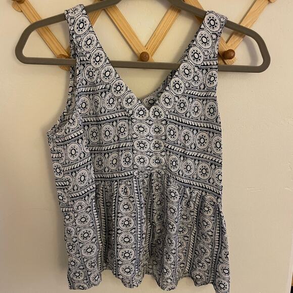 LOFT Top Women's Small Petite Medallion Sleeveless Peplum Blouse V Neck White - Picture 2 of 6